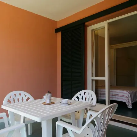 Ξενοδοχείο με διαμερίσματα Maricampo - Helloelba 3*